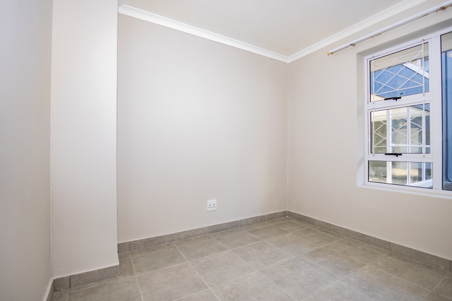 To Let 2 Bedroom Property for Rent in Okennedyville Western Cape